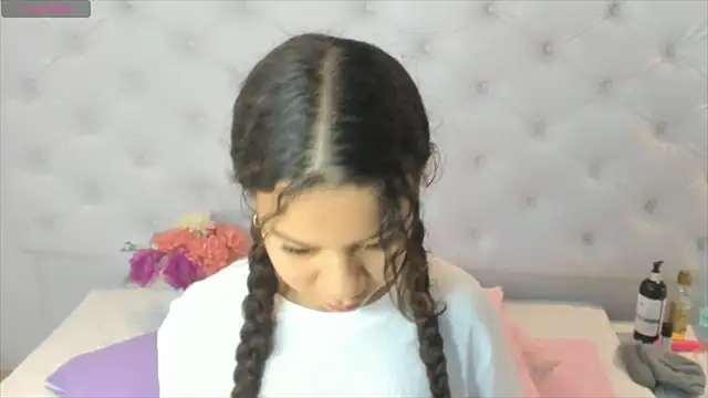 Snapshot of brithany_rousee chatting on 12/02/24, 10:23 brithany rousee online show from 12/02/24, 10:23