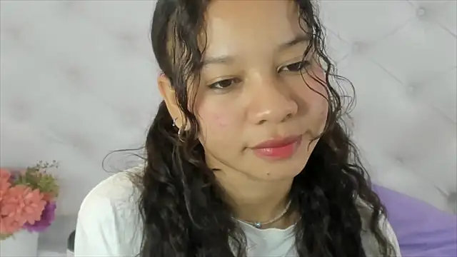Snapshot of brithany_rousee chatting on 12/13/24, 10:13 brithany rousee online show from 12/13/24, 10:13