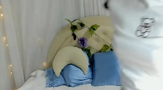 Snapshot of brithany_rousee chatting on 01/10/25, 12:04 brithany rousee online show from 01/10/25, 12:04