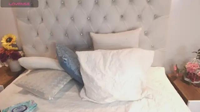 Snapshot of brithany_rousee chatting on 10/14/25, 12:06 brithany rousee online show from 10/14/25, 12:06