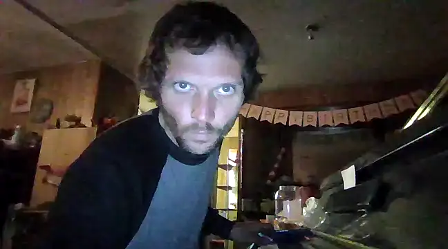 Snapshot of luke_thighwalker2469 chatting on 01/10/25, 04:12 luke thighwalker2469 online show from 01/10/25, 04:12