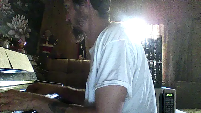 Snapshot of luke_thighwalker2469 chatting on 11/09/25, 10:19 luke thighwalker2469 online show from 11/09/25, 10:19