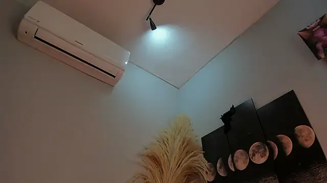 ALICEPOIXXXON online show from 01/09/26, 06:49