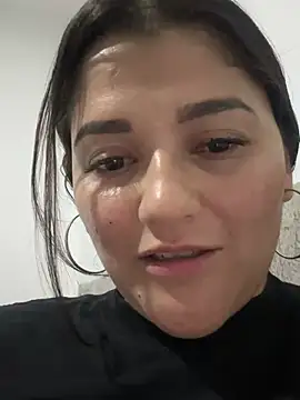 Snapshot of yey_bdsm chatting on 03/01/25, 03:32 yey bdsm online show from 03/01/25, 03:32