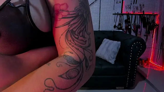 Snapshot of yey_bdsm chatting on 03/20/25, 09:13 yey bdsm online show from 03/20/25, 09:13