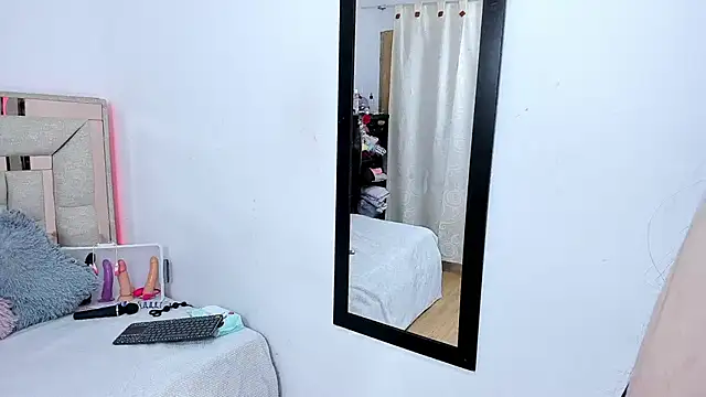 melody bonnet online show from 03/16/26, 04:44