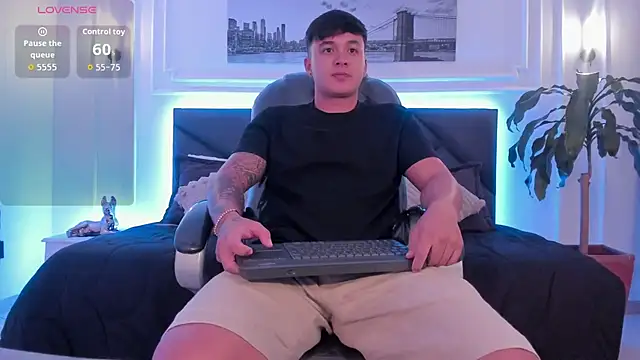 Cristopher strong online show from 11/09/25, 10:02