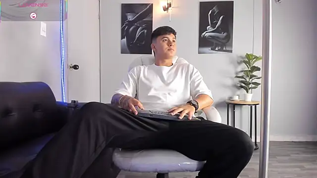 Cristopher strong online show from 03/09/26, 12:09