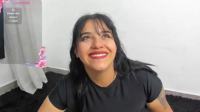 Snapshot of alyssa_magiic chatting on 02/21/25, 06:37 alyssa magiic online show from 02/21/25, 06:37