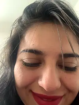 Snapshot of alyssa_magiic chatting on 10/15/25, 04:07 alyssa magiic online show from 10/15/25, 04:07