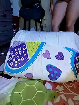 Snapshot of IamAlana_ chatting on 12/14/24, 04:42 IamAlana online show from 12/14/24, 04:42