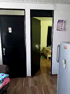 Snapshot of IamAlana_ chatting on 12/31/24, 05:07 IamAlana online show from 12/31/24, 05:07