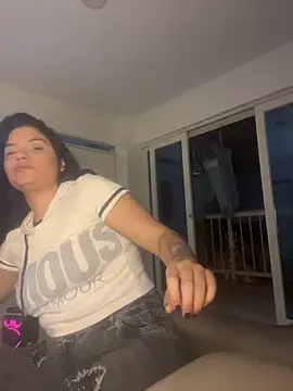 lolaa staars online show from 10/10/25, 06:23