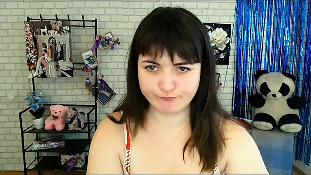 Darina M  online show from 02/07/25, 08:33