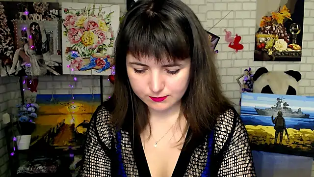 Darina M  online show from 11/16/25, 07:25