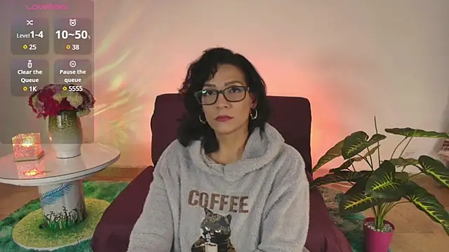 Snapshot of Elliee_ chatting on 03/03/25, 07:17 Elliee online show from 03/03/25, 07:17