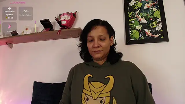 Elliee  online show from 05/09/26, 02:44