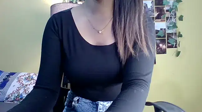 Snapshot of Nicole-wallace chatting on 01/17/25, 08:13 Nicole-wallace online show from 01/17/25, 08:13