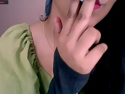 Snapshot of Nicole-wallace chatting on 09/17/25, 04:41 Nicole-wallace online show from 09/17/25, 04:41