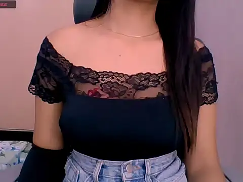 Snapshot of Nicole-wallace chatting on 10/02/25, 01:12 Nicole-wallace online show from 10/02/25, 01:12