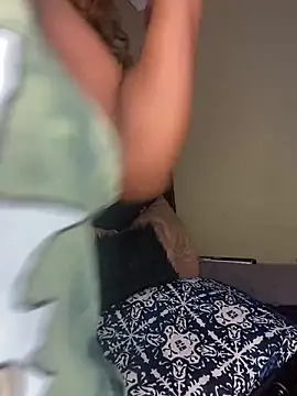 DarkBerry87 online show from 10/15/25, 12:00