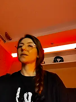 Ich Bin Julia online show from 12/01/25, 10:42