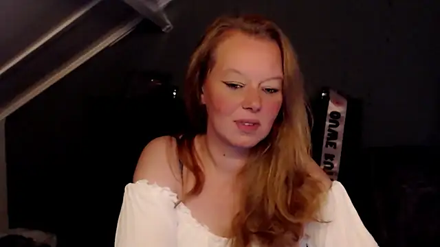 roxanna24 online show from 05/19/26, 08:04