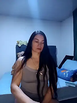 renata hot1 online show from 11/23/25, 01:16