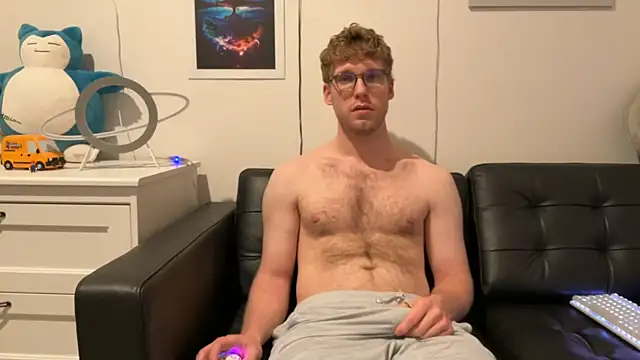 Snapshot of BlueEyedTallGuy94 chatting on 12/11/24, 07:20 BlueEyedTallGuy94 online show from 12/11/24, 07:20