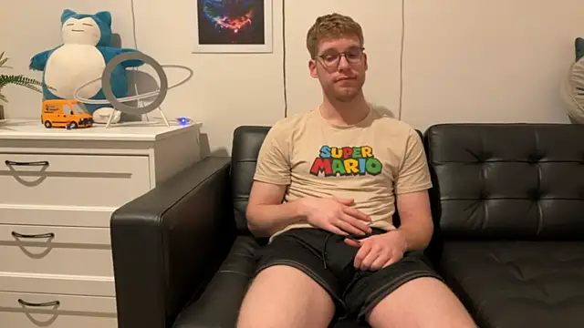 Snapshot of BlueEyedTallGuy94 chatting on 12/21/24, 03:14 BlueEyedTallGuy94 online show from 12/21/24, 03:14