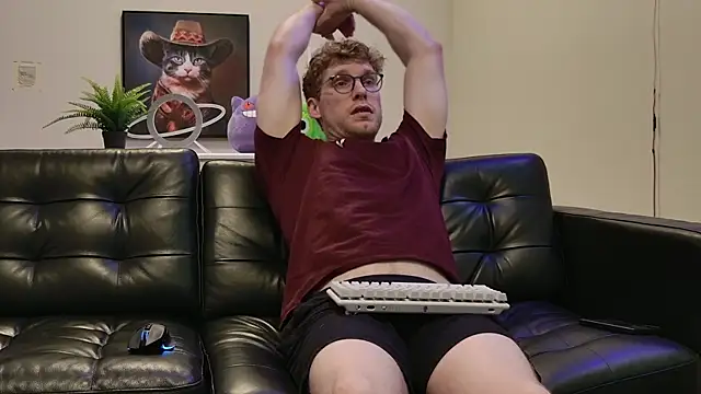 Snapshot of BlueEyedTallGuy94 chatting on 09/30/25, 12:48 BlueEyedTallGuy94 online show from 09/30/25, 12:48