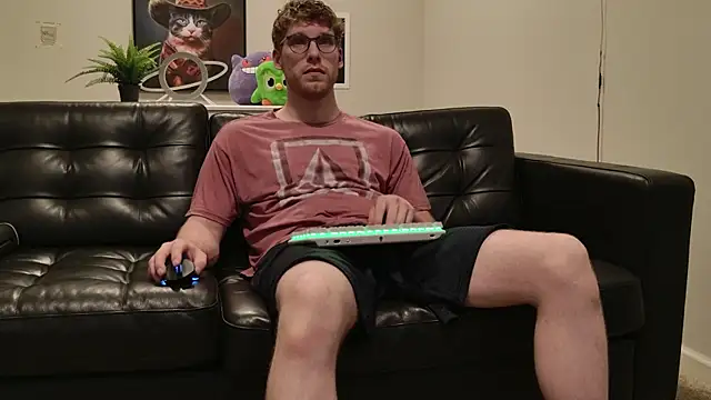 Snapshot of BlueEyedTallGuy94 chatting on 10/08/25, 01:58 BlueEyedTallGuy94 online show from 10/08/25, 01:58