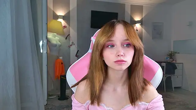 Snapshot of b4by_LoL1 chatting on 11/14/25, 02:38 b4by LoL1 online show from 11/14/25, 02:38