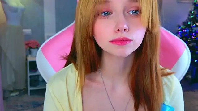 Snapshot of b4by_LoL1 chatting on 12/21/25, 12:45 b4by LoL1 online show from 12/21/25, 12:45