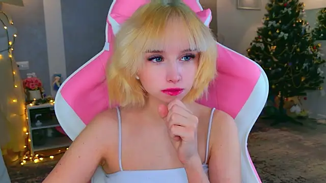 Snapshot of b4by_LoL1 chatting on 01/13/26, 02:55 b4by LoL1 online show from 01/13/26, 02:55