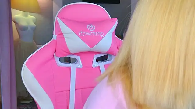 Snapshot of b4by_LoL1 chatting on 02/08/26, 10:29 b4by LoL1 online show from 02/08/26, 10:29