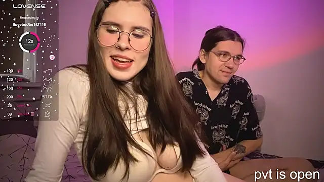 Snapshot of passiondesire_ chatting on 10/03/25, 08:33 passiondesire online show from 10/03/25, 08:33