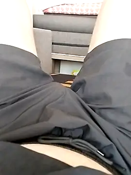 Snapshot of Grig1982 chatting on 09/11/25, 02:06 Grig1982 online show from 09/11/25, 02:06