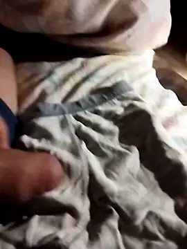 Snapshot of Grig1982 chatting on 10/28/25, 05:04 Grig1982 online show from 10/28/25, 05:04