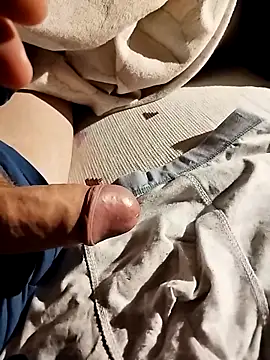 Snapshot of Grig1982 chatting on 04/04/26, 07:00 Grig1982 online show from 04/04/26, 07:00