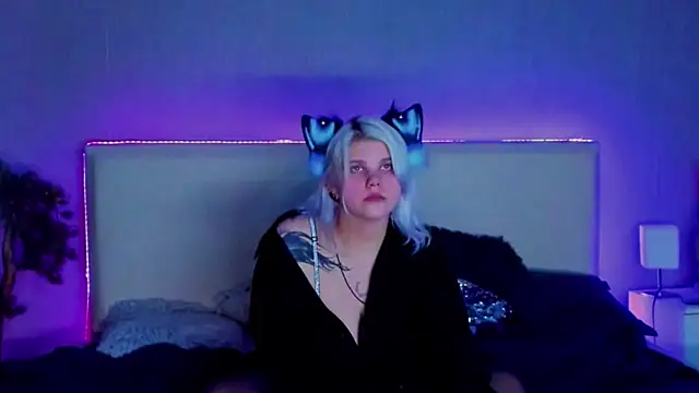 JoannLowe online show from 02/28/25, 03:04