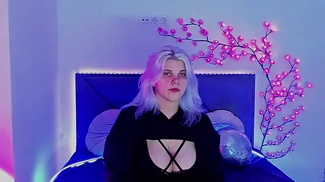 JoannLowe online show from 03/18/26, 08:23