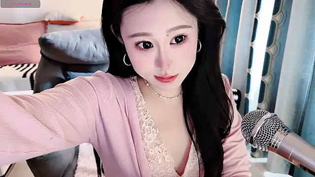 QQ-tutu online show from 12/01/25, 02:27