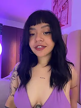 Snapshot of Ashley_Chriss chatting on 12/18/25, 07:03 Ashley Chriss online show from 12/18/25, 07:03