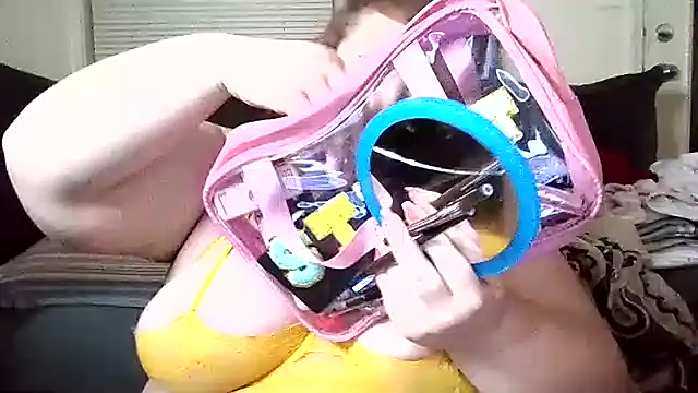 Snapshot of _GodessIsabella_97 chatting on 03/06/25, 03:46 GodessIsabella 97 online show from 03/06/25, 03:46