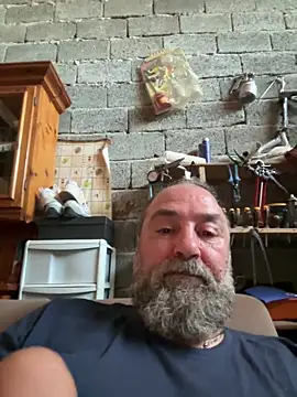 Snapshot of ros217 chatting on 09/16/25, 02:51 ros217 online show from 09/16/25, 02:51