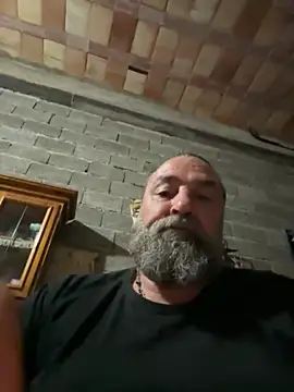 Snapshot of ros217 chatting on 09/18/25, 10:12 ros217 online show from 09/18/25, 10:12