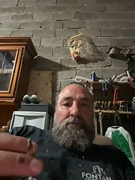 Snapshot of ros217 chatting on 09/20/25, 07:48 ros217 online show from 09/20/25, 07:48