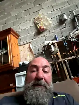 Snapshot of ros217 chatting on 10/01/25, 02:45 ros217 online show from 10/01/25, 02:45