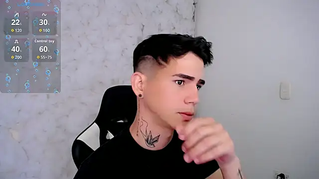 Snapshot of Tayson_Rivers chatting on 10/30/25, 02:18 Tayson Rivers online show from 10/30/25, 02:18